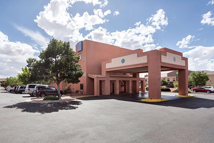 page arizona hotels pet friendly